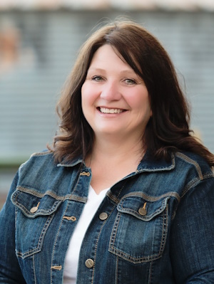 dacy holland headshot